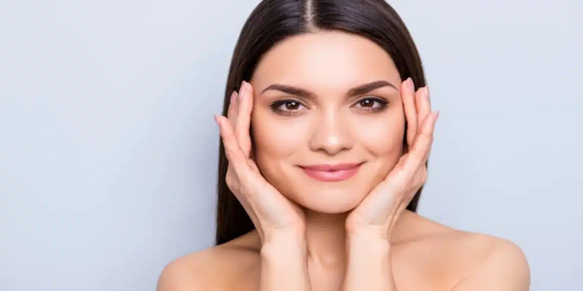 Skin Care Tips | चेहऱ्यावर मुलतानी माती आणि कडुलिंब लावल्याने मिळतात 'हे' अनोखे फायदे
