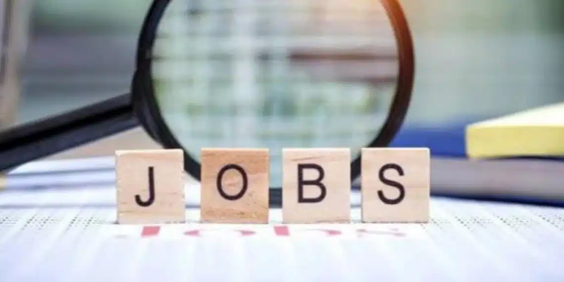 Job Alert | 10 वी उत्तीर्ण असलेल्यांना सरकारी नोकरीची संधी, मिळेल 'इतका' पगार