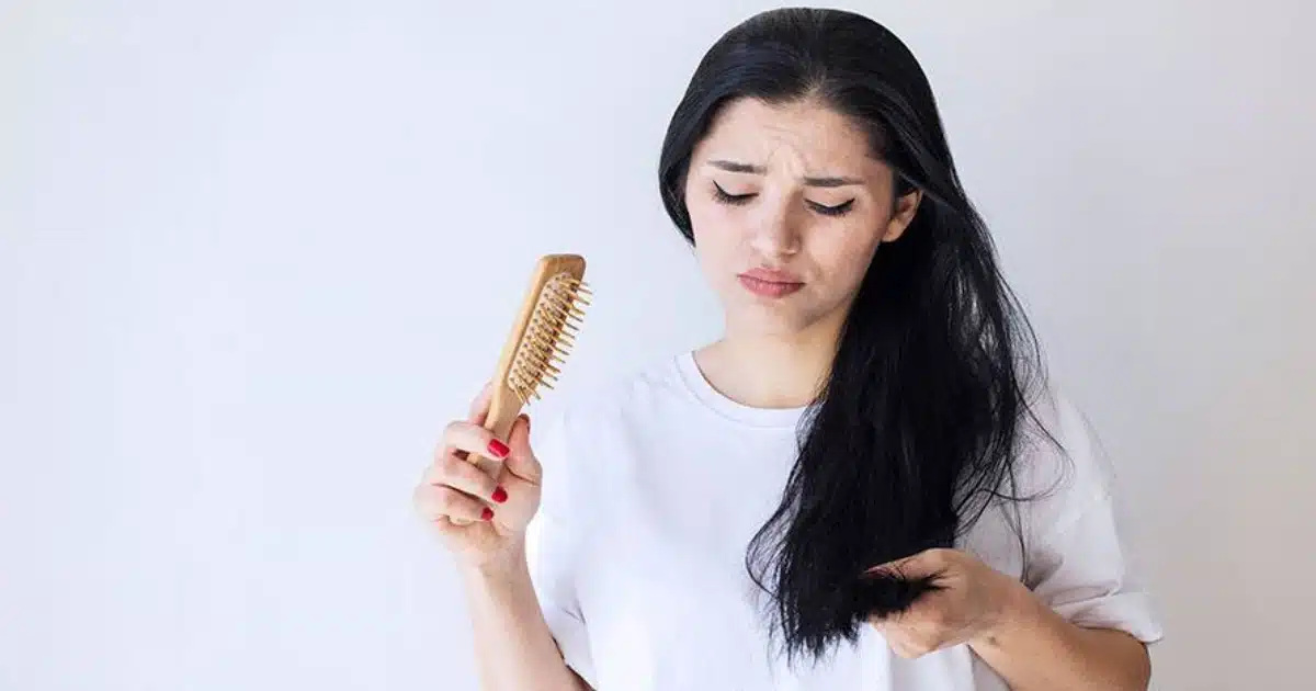 Ayurvedic Tips | केस गळतीच्या समस्येपासून त्रस्त असाल, तर वापरा 'या' आयुर्वेदिक औषधी