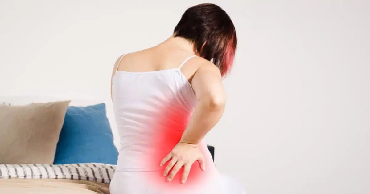 Back Pain | मासिक पाळी दरम्यान पाठदुखीच्या समस्येपासून मुक्त होण्यासाठी करा 'या' टीप्स फॉलो