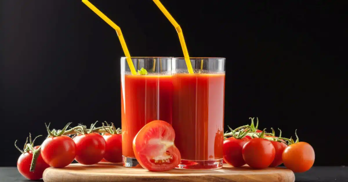 Tomato Side Effects | टोमॅटोचे अति प्रमाणात सेवन केल्याने आरोग्याला भोगावे लागू शकतात 'हे' तोटे