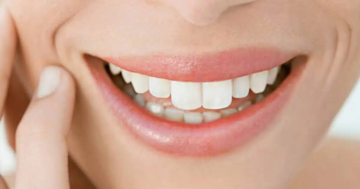 Teeth Care | दातांची काळजी घेण्यासाठी करा 'हे' आयुर्वेदिक उपाय