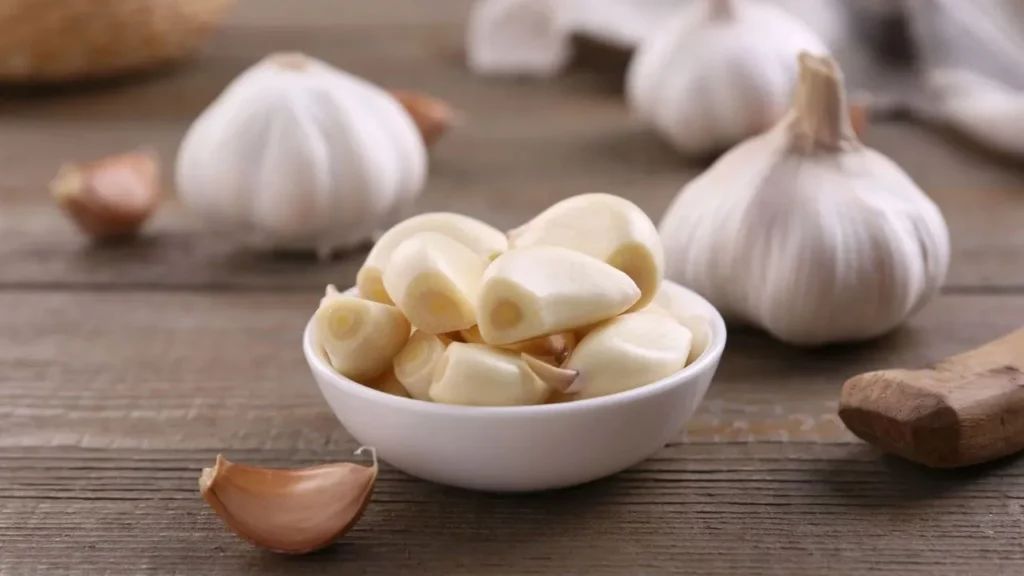 Garlic benefits | You can now consume garlic to reduce the problem of cholesterol in the body. Garlic is also very beneficial for other diseases.