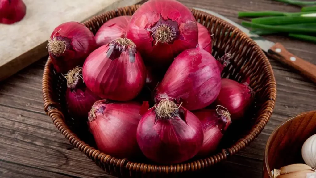 know all Onion benefits and disadvantages from experts
