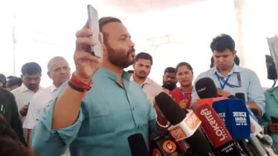 तुम्ही महिलेला नग्न अवस्थेतील फोटो पाठवले की नाही, ते सांगा; jaykumar gore म्हणाले... Jaykumar gore nude photos
