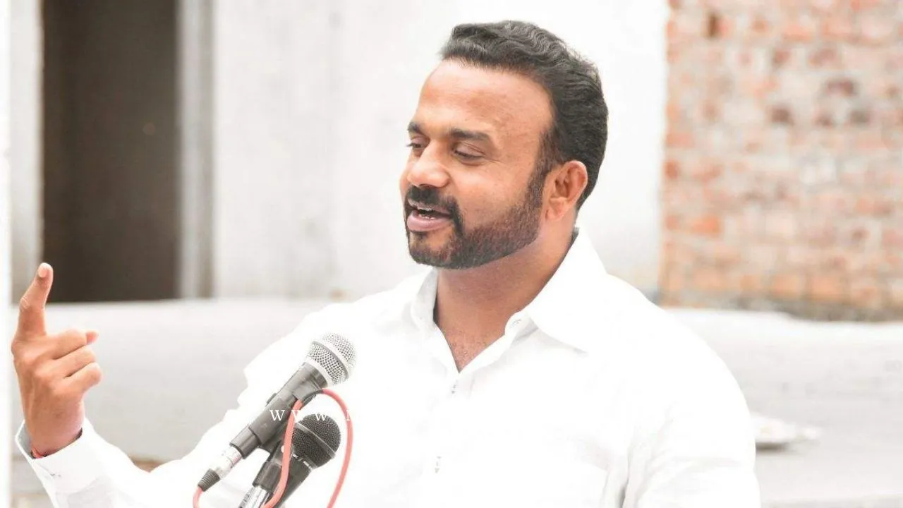 Jayakumar Gore explanation on Photo Controversy