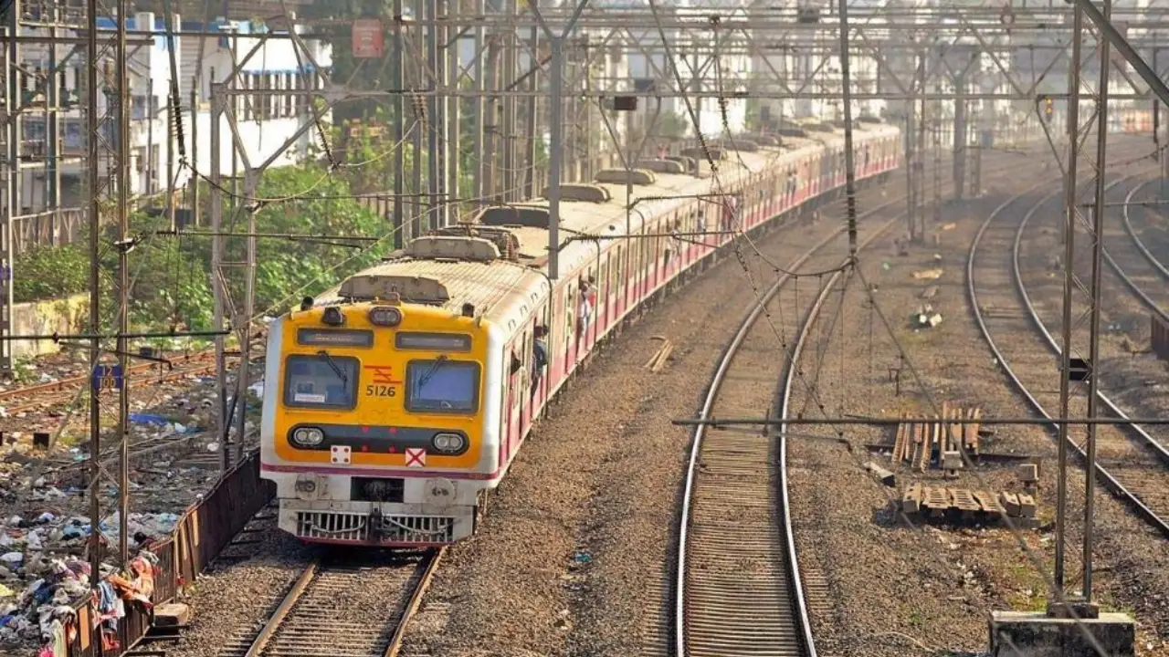 Central Railway announces night block between Bhivpuri Road and Karjat, affecting late-night local services. Last local from CSMT to Karjat will terminate at Badlapur till May 4.