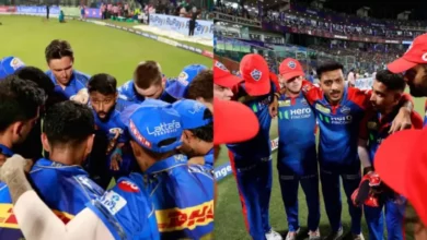 Ipl 2025 मध्ये आज मुंबई-दिल्लीमध्ये महाभिडत; पावसाचा सस्पेन्स आणि प्लेऑफचं ड्रामा! Mumbai indians take on delhi capitals in ipl 2025 match 63 at wankhede. Playoffs spot at stake. Check pitch report, head-to-head, best players, and who has better chances to win.