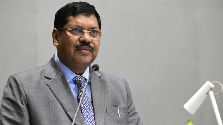 CJI Bhushan Gavai expresses disappointment over top Maharashtra officials’ absence; Anil Deshmukh calls it an insult to a progressive state. ॰ CJI Gavai