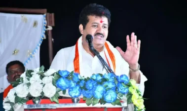 संजय राठोड यांच्या खात्यात पैसे घेऊन अधिकाऱ्यांची नियुक्ती? भाजप आमदाराचा गंभीर आरोप Bjp mla sandeep joshi has accused minister sanjay rathod of taking bribes for officer appointments in the water conservation department. A formal complaint has been sent to cm devendra fadnavis.