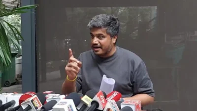 Rohit pawar criticizes sunil tatkare over ashok kharat and rupali chakankar resignation case