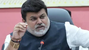 चित्रपट महामंडळाच्या निवडणुकीवरुन उदय सामंत यांचा संताप; म्हणाले, 'मी ज्यांना मदत केली त्यांनीच... ' Chitrapat mahamandal election: उदय सामंत यांचा संताप!