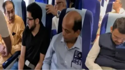 देवेंद्र फडणवीस-उद्धव ठाकरे एकाच विमानात; राजकीय वर्तुळात खळबळ