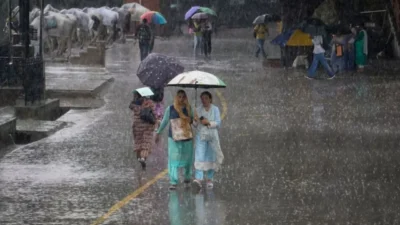 Maharashtra rain alert: पुढील 24 तासांत राज्यात पावसाचा धुमाकूळ; 17 जिल्ह्यांना हाय अलर्ट Maharashtra rain alert: पुढील 24 तासांत राज्यात पावसाचा धुमाकूळ; 17 जिल्ह्यांना हाय अलर्ट