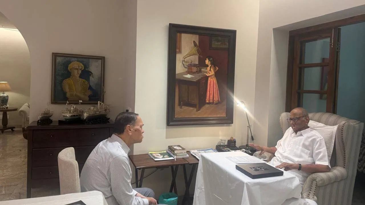 Sharad Pawar and Dilip Walse Patil meeting - शरद पवार आणि दिलीप वळसे पाटील यांची सिल्व्हर ओकवरील भेट