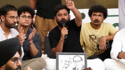 'दिल्ली पोलिसांनी मारहाण केली'; अभिजित दिपकेंचा गंभीर आरोप! बेमुदत उपोषणाची घोषणा Abhijit dipke