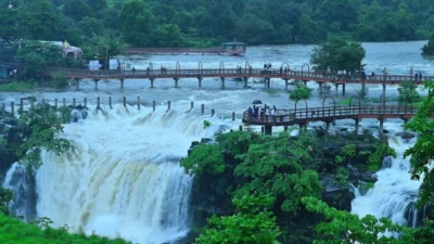 Ahilyanagar rain - heavy rain in bhandardara dam and kalsubai peak area