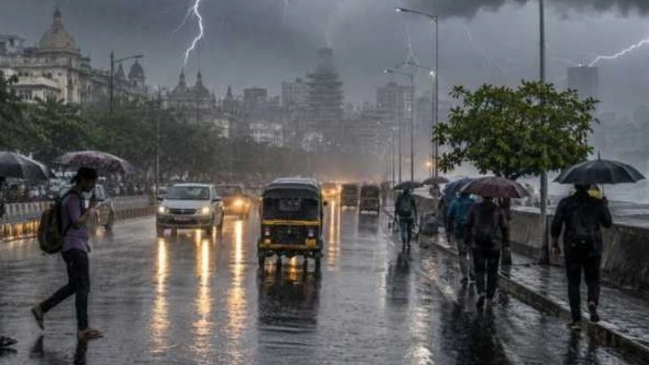 Maharashtra Weather heavy rain clouds over fields and IMD alert indicator