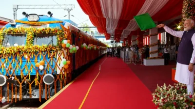 India's first hydrogen train: भारताची पहिली हायड्रोजन ट्रेन धावली; रेल्वे क्षेत्रात नवा इतिहास Hydrogen train