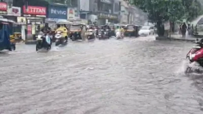 Maharashtra rain update showing flooded bhide bridge and heavy rainfall in pune.