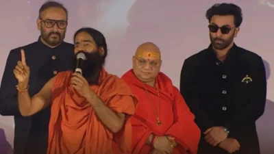 ४००० कोटींच्या 'रामायण'चा ट्रेलर पाहताच रामदेव बाबांची प्रतिक्रिया; म्हणाले पडद्यावरून सुटलेला बाण.... Ramayan movie trailer launch baba ramdev reaction with ranbir kapoor and yash