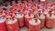 3000 HPCL gas cylinders washed away in Patalganga river flood in Raigad.
