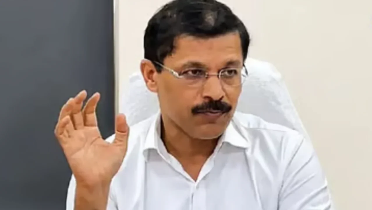 Tukaram mundhe fda action against k rustom ice cream in mumbai over unhygienic conditions.