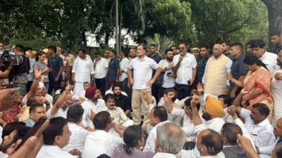 Rahul gandhi : 'यावेळी सुटणार नाही', राहुल गांधींची थेट पंतप्रधानांच्या निवासस्थानाबाहेर आंदोलनाची हाक Rahul gandhi student protest demanding justice from pm modi