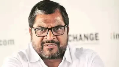 ‘देशात साखर घोटाळा’; वाढत्या दरांवर राजू शेट्टींचा गंभीर आरोप Raju shetti on sugar price hike