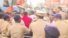 Raju Shetti-Rajesh Kshirsagar supporters protest