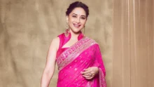Madhuri Dixit ukhana on Kon Honaar Crorepati stage with Hasyajatra team