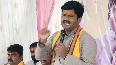 Gopichand padalkar criticizes rohit pawar over mpsc student protest